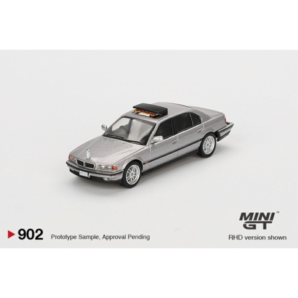 1:64 MINI GT MGT00902-007E BMW 750IL TOMORROW NEVER DIES (LHD) ENGLISH BLISTER PACKAGING