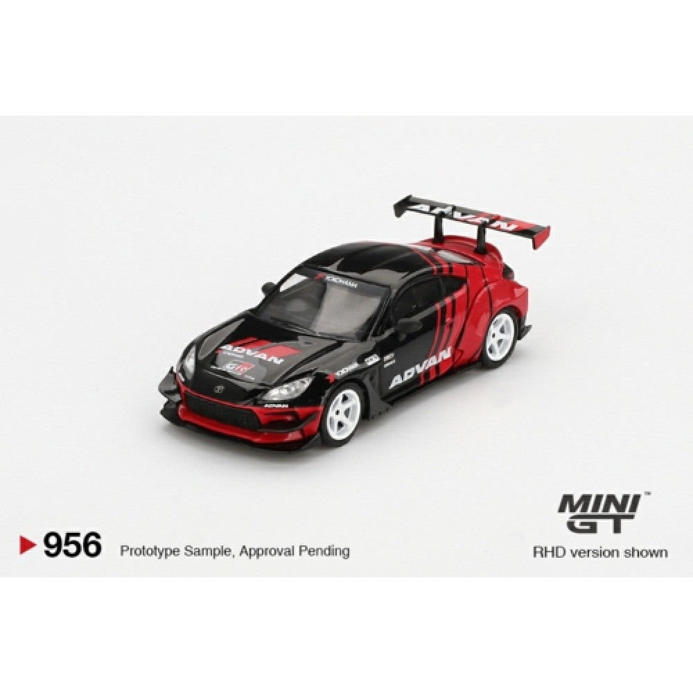 1:64 MINI GT MGT00956-R TOYOTA GR86 HKS TYPE R ADVAN 2022 TOKYO AUTO SALON (RHD)
