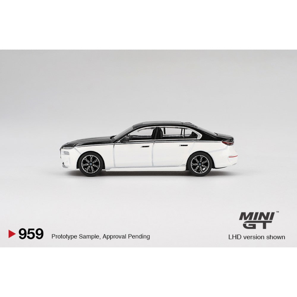 BMW i7 xDrive60 Alpine White/Black Sapphire (RHD) 1:64 Mini GT Model Car (MGT00959-R)
