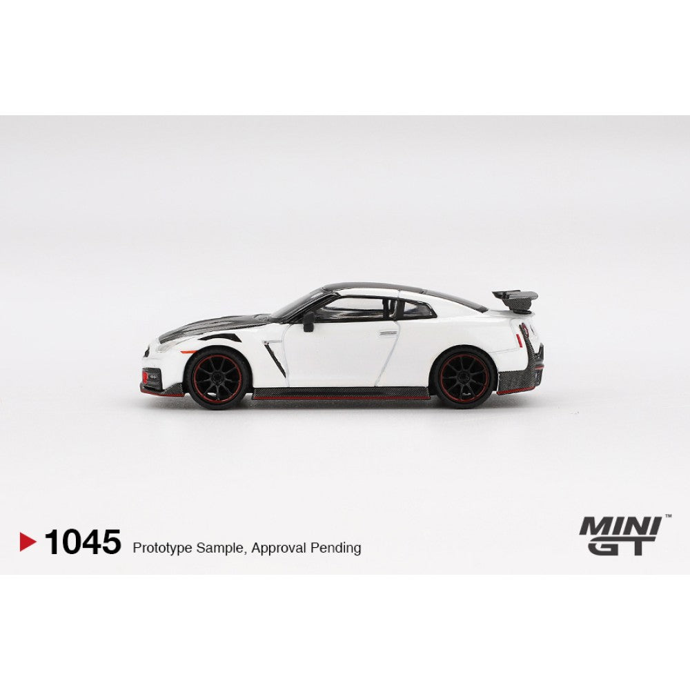 Nissan GT-R NISMO 2024 Brilliant White Pearl (RHD) 1:64 Mini GT Model Car (MGT01045-R)