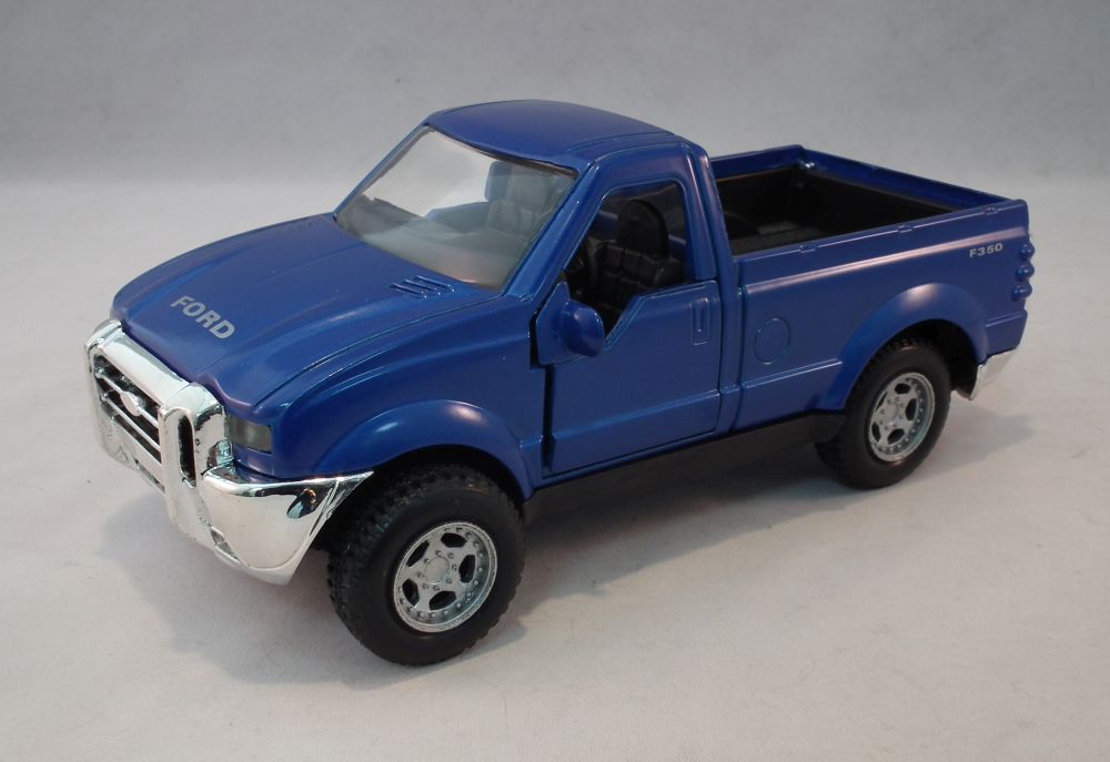 Available to Order – Ford F-350 Blue 1:32 New Ray Model (NEW 54773B)