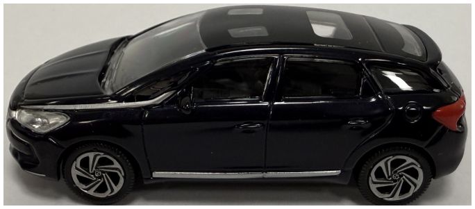 Available To Order – Ds 5 2015 Dark Blue 1:64 Dealer Model Model (NOV 019484B)