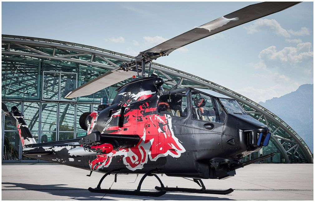Available to Order – Gift Set AH-1F Cobra Flying Bulls 25th Anniversary 1:48 (REV 05640)
