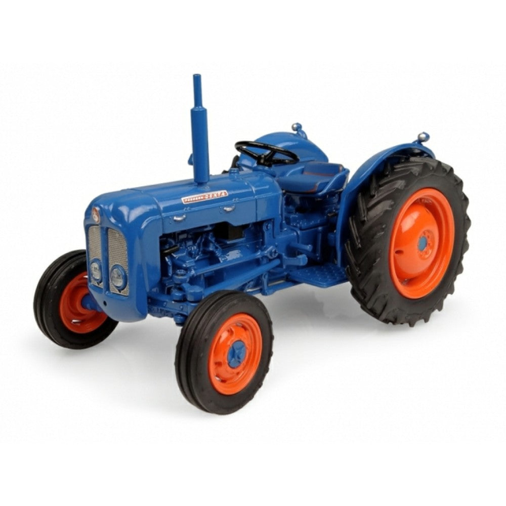 Available to Order – Fordson Dexta 1960 1:32 Universal Hobbies Model (UH6270)