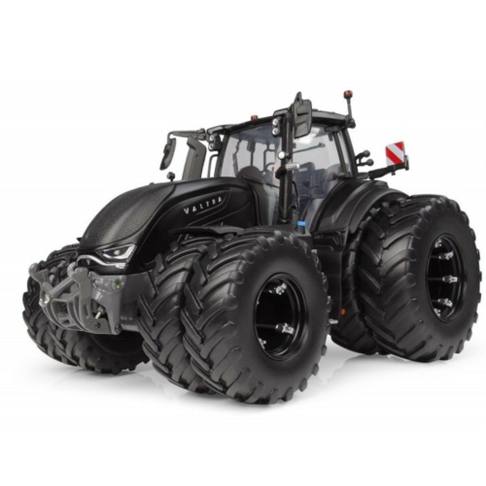 Available to Order – Valtra S416 Unlimited with Double Wheels 1:32 Universal Hobbies Model (UH6819)