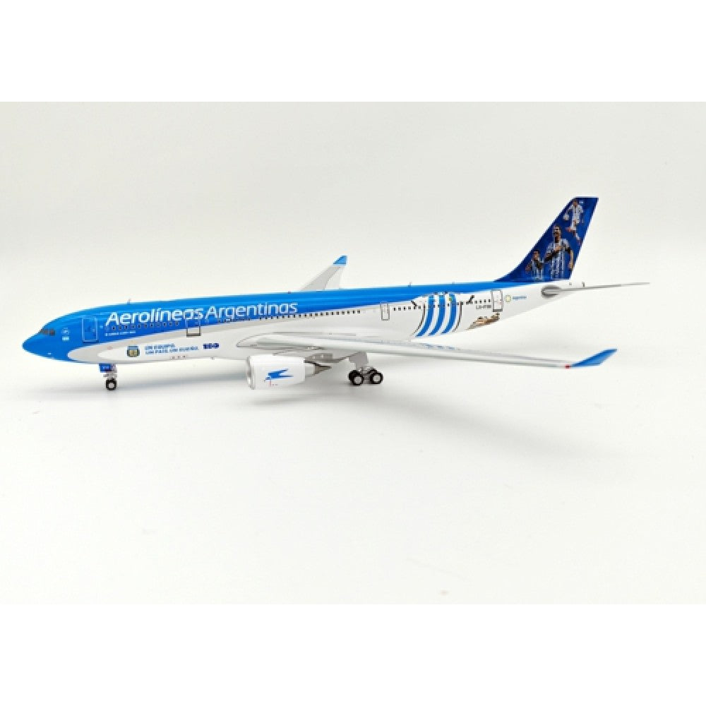 Available to Order – Aerolineas Argentinas Airbus A330-202 LV-FVH 1:200 Wb Models Model (WB332ARWC)
