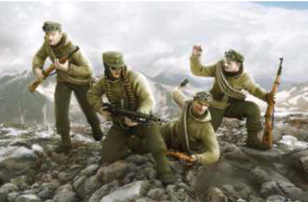 Available To Order – Soviet HQ WWII Staff 1:72 Zvezda Model (ZVE 6132)
