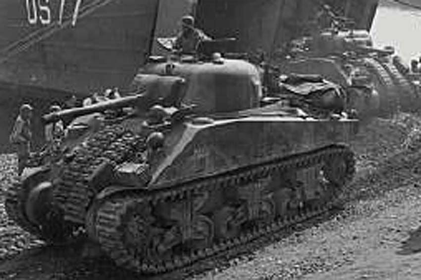 Available To Order – Sherman M-4 1:100 Zvezda Model (ZVE 6263)