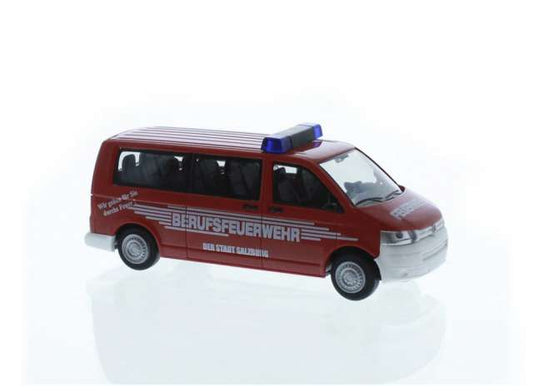 Volkswagen T5 *Berufsfeuerwehr Salzburg*, red/silver 1:87 Rietze Model