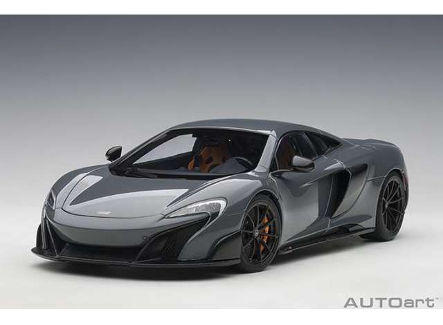 McLaren 675LT, grey 1:18 AutoArt Model