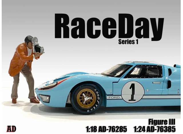 Race Day I Figure III 1:24 American Diorama Model
