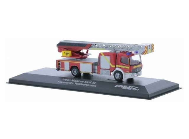Available To Order – Mercedes Benz Atego DLK Feuerwehr Wildeshausen, red/yellow 1:87 Rietze Model (RZ71644)