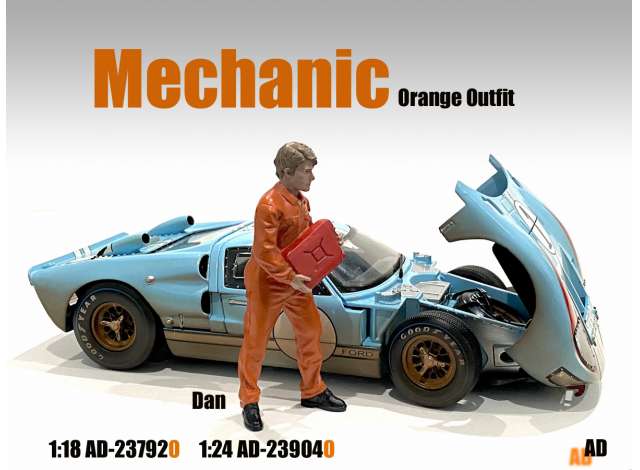 Mechanic Dan, orange (Car not included). 1:24 American Diorama Model