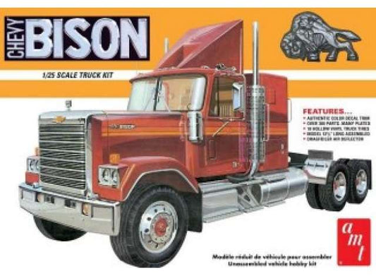 Chevrolet Bison Conventional Tractor, plastic modelkit 1:25 AMT Model