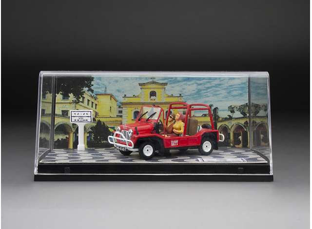 Pre-Order – 1968 Austin Mini Moke Including 2 resin Figure's & Macau Street Sign. 1:43 Vitesse SunStar Model (vss21153) – ETA. September 2026