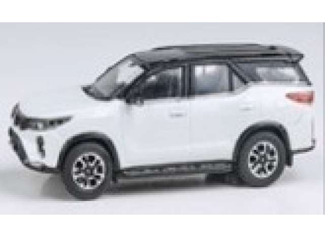 Pre-Order – 2023 Toyota Fortuner *Right hand drive*, platinum white 1:64 Para64 Model (pa65721) – ETA. September 2026