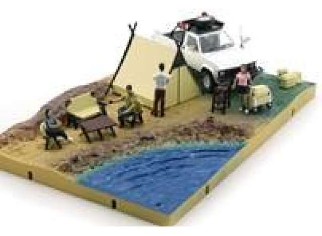 1980 Toyota Hilux N60 N70 with accessory + Diorama ivory Camping Set, white 1:64 BM Creations Model