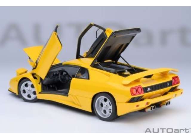 Lamborghini Diablo SE Jota, superfly yellow 1:18 AutoArt Model