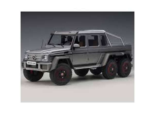 Mercedes Benz G63 AMG 6x6, designo platinum magno 1:18 AutoArt Model