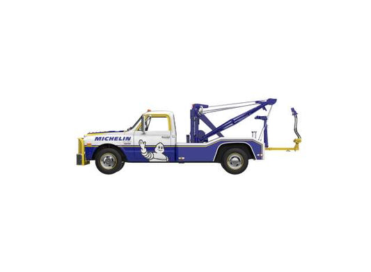 Pre-Order – 1969 Chevrolet C-30 Dually Wrecker, Michelin Service Center with Michelin Figure, white/blue 1:18 GreenLight Model (gl13724) – ETA. September 2026