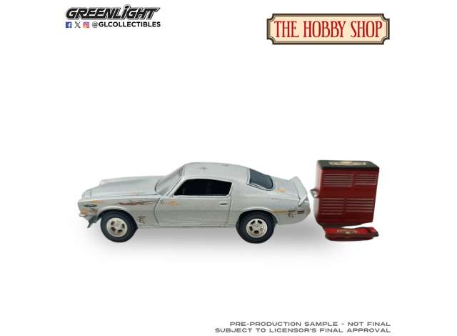 Pre-Order – 1970 Chevrolet Camaro Unrestored with Tool Box and Creeper *The Hobby Shop Series 17*, cortez silver 1:64 GreenLight Model (gl97170C) – ETA. September 2026