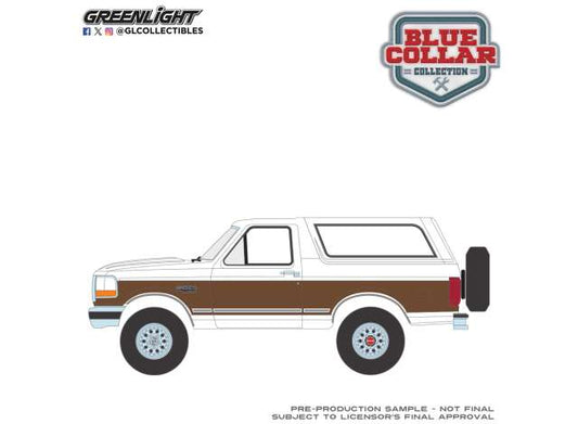 Pre-Order – 1993 Ford Bronco XLT, Oxford *Blue Collar Collection Series 15*, white/medium mocha metallic 1:64 GreenLight Model (gl35320F) – ETA. September 2026