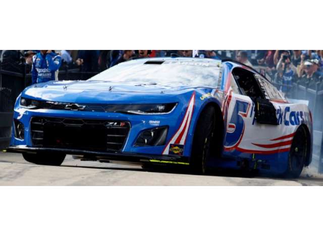 2025 Chevrolet #5 Kyle Larson *Hendrickcars.com*, white/red/blue 1:64 Action Racing Collectibles Model