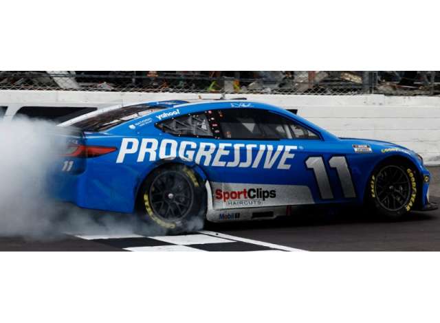 2025 Toyota Camry XSE #11 Denny Hamlin *Progressive*, blue/white 1:64 Action Racing Collectibles Model