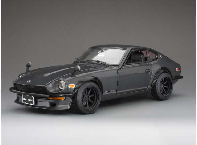 Pre-Order – 1971 Datsun 240Z, dark gray 1:18 SunStar Model (sun3517) – ETA. September 2026