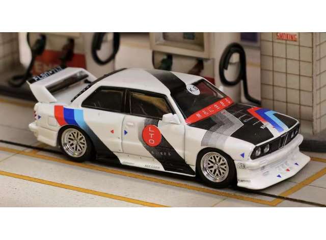 Pre-Order – BMW LTO E30, white/blue/red 1:64 Street Weapon Model (STW207) – ETA. July/August 2026