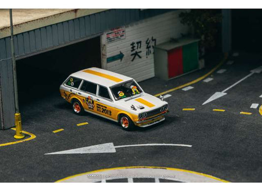 Pre-Order – Datsun Bluebird 510 Wagon *OHIGE no PON*, white/orange 1:64 Tarmac Model (TC-T64G-026-ONP) – ETA. September 2026