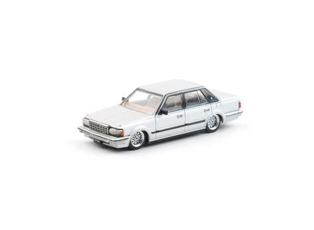 Pre-Order – XCARTOYS Toyota Crown Lowrider, silver 1:64 XCartoys Model (XcarY51-09) – ETA. July/August 2026