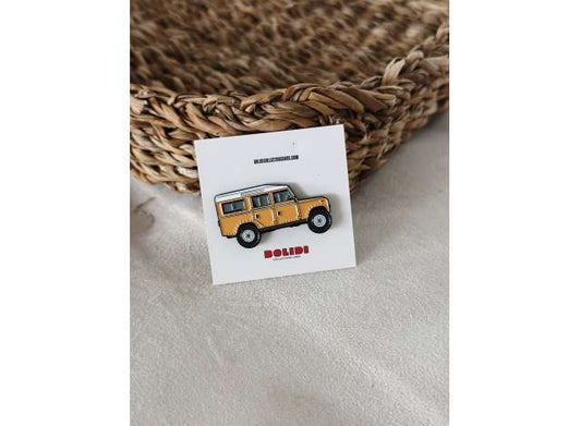 Pre-Order – Pin Land Rover Series 3, beige 1:0 Bolidi Model (BolidiENPN007) – ETA. September 2026