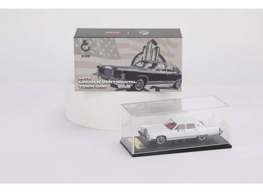 Pre-Order – 1979 Lincoln Continental Town Car, white 1:64 SunStar Model (sun60005) – ETA. September 2026