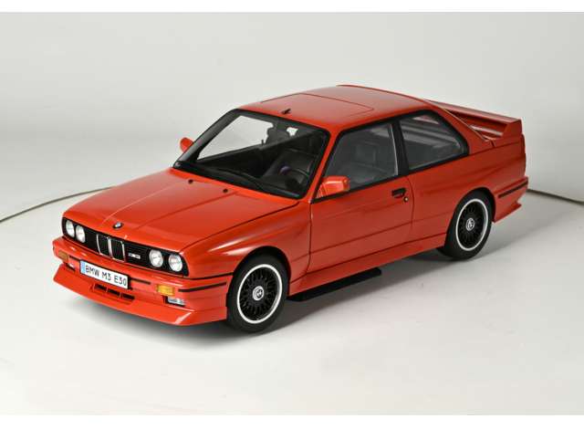 Pre-Order – BMW M3 E30, red 1:8 IXO Modelkit Model (IXO-024) – ETA. February 2027