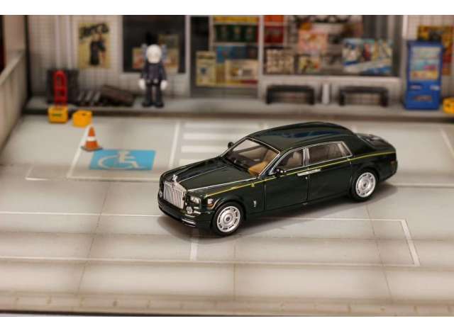 Pre-Order – Phantom VII, peninsula green 1:64 Street Weapon Model (STW253) – ETA. October/November 2026