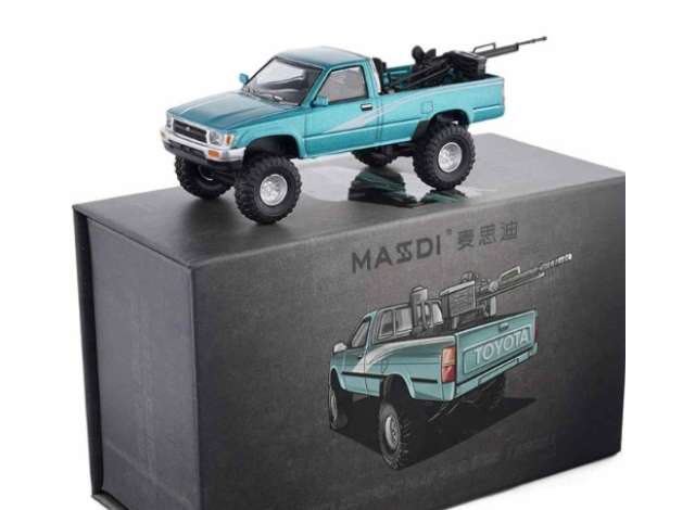 Pre-Order – 1994 Toyota Hilux LN107, turquise 1:64 Massdi Model (MAS-TYT3904) – ETA. October 2026