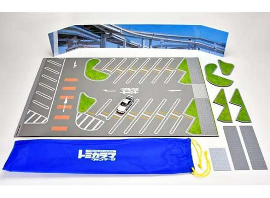 Pre-Order – Tomicarama Vintage 14a Daikoku Parking Area Mat C with Nissan Skyline GT-R, various 1:64 Tomica Limited Vintage Model (TLV-Vintage14a) – ETA. December 2026