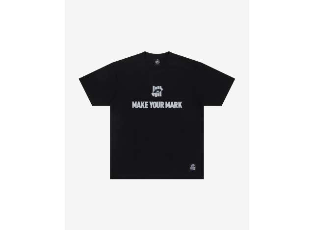 Pre-Order – Undefeated x Quadrant T-shirt, black 1:0 DPLS Model (DP26STE418BLK-XXL) – ETA. December 2026