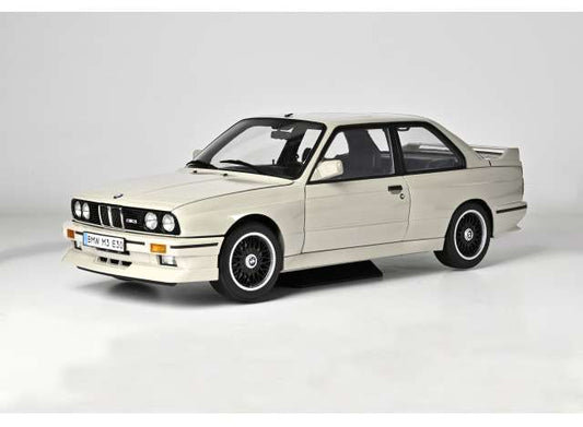 Pre-Order – BMW M3 E30, white 1:8 IXO Modelkit Model (IXO-025) – ETA. March 2027