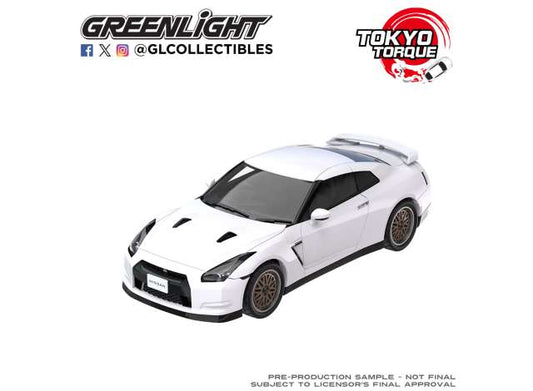 Pre-Order – 2007 Nissan GTR with Custom wheels *Tokyo Torque Series 10*, pearl white 1:64 GreenLight Model (GL235110-D) – ETA. January 2027