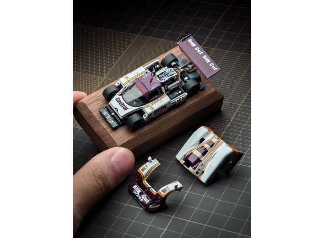 Pre-Order – TSD Jaguar XJR9, various 1:64 Street Weapon Model (STW317) – ETA. April 2027
