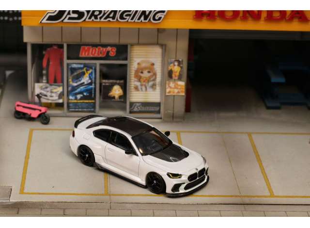 Pre-Order – G87 M2 ADRO, pearl white 1:64 Street Weapon Model (STW338) – ETA. April 2027