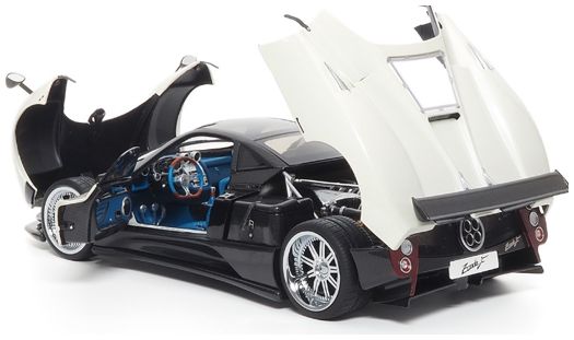 Available To Order – Pagani Zonda F 2005 Bianco Fabriano 1:18 (ALM 850407001)