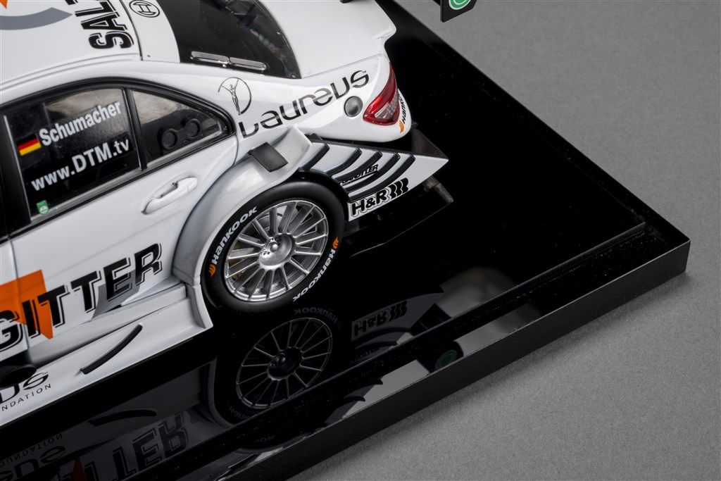 Available To Order – Detroit Display Case with Black Base 1:24 Atlantic Model (ATL 10004)