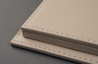 Available To Order – Mulhouse Display Case with Beige Leather Base 1:24 Atlantic Model (ATL 10080)