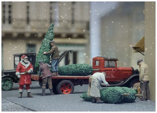 Santa Claus Loading Christmas Trees Ready-Made, Painted 1:87 Artitec Model (view 3)