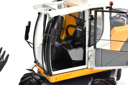 Liebherr A916 Wheeled Excavator w/Mitas Tyres and Disconnectable Liebherr Bucket 1:32 – diecast model (view 3)