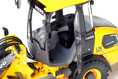 Volvo L25 Compact Wheel Loader (Electric) 1:32 – diecast model (view 3)