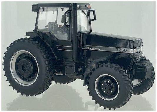 Case IH Magnum 7250 Black 1:32 Britians Farm Model (view 2)